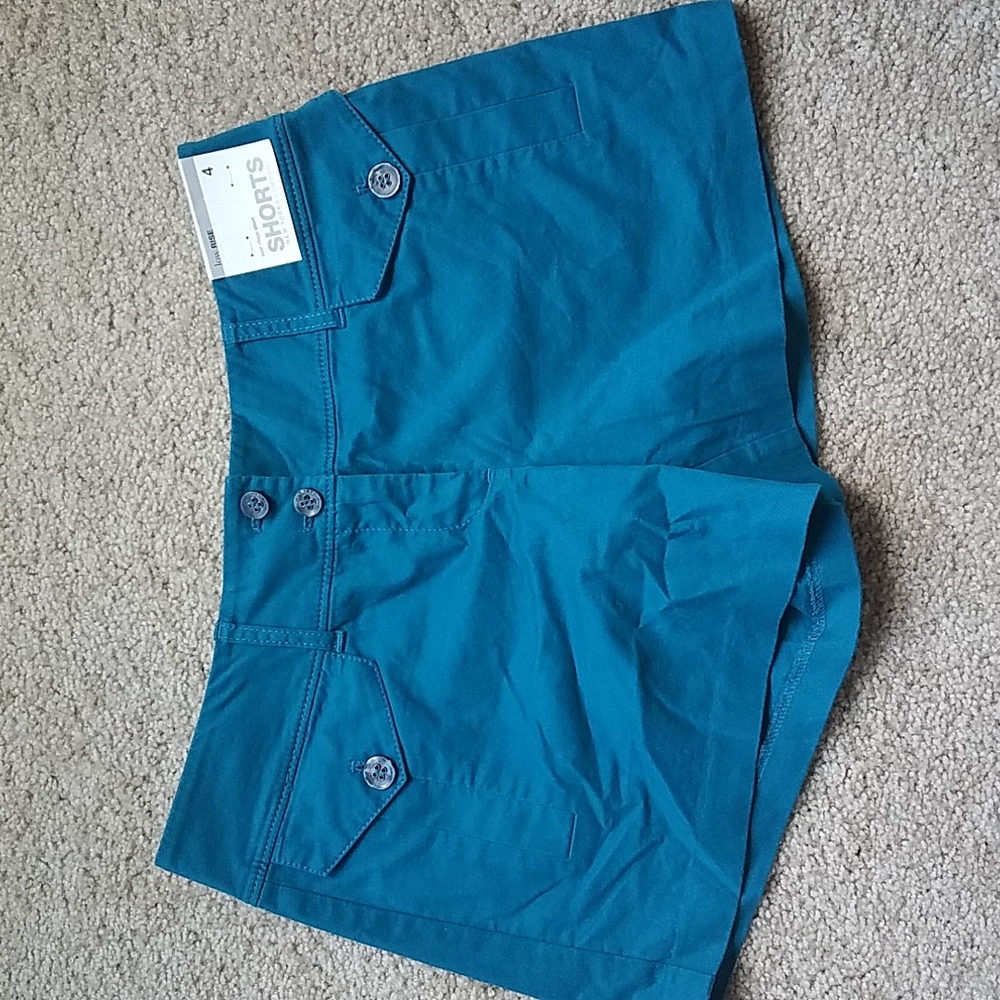 NWT New York & Company Pair of Woven Shorts, Size 4